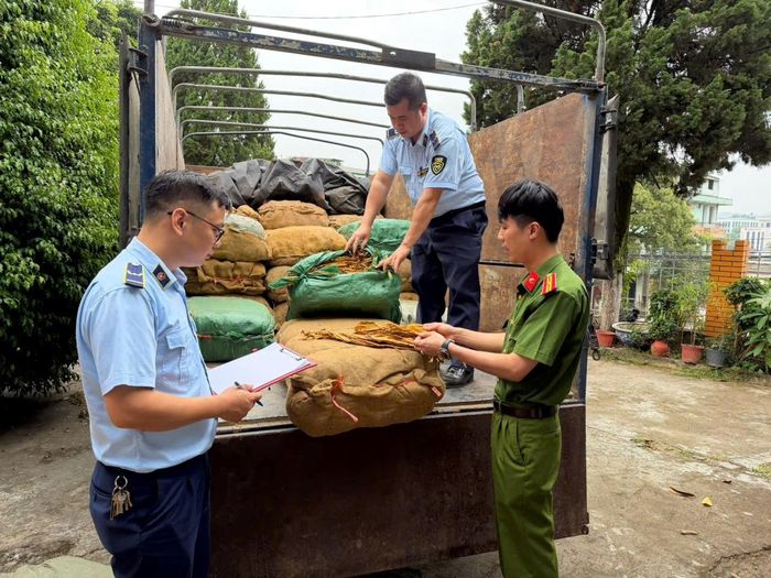 Bộ Công Thương yêu cầu làm tốt công tác kiểm tra, kiểm soát thị trường dịp cuối năm. Ảnh: Lưu Quyên