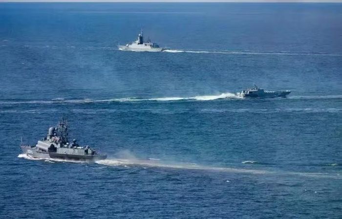 Vấn đề an ninh hàng hải tại biển Baltic cũng được nhà lãnh đạo Nga đề cập. Ông khẳng định Moskva không muốn các hoạt động hàng hải trong khu vực bị cản trở, đồng thời cảnh báo Nga sẽ đáp trả những thách thức mà nước này cho là nhằm vào lợi ích của mình.