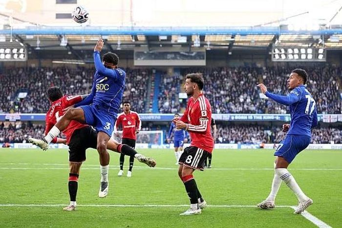 MU vẫn gặp vấn đề trong khâu tổ chức phòng ngự (Ảnh: Getty Images)