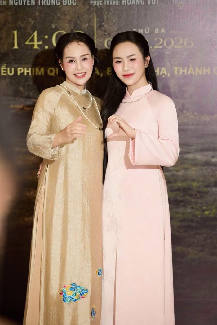 Ca sĩ, Tiến sĩ Nguyễn Khánh Ly và học trò Đặng Ngọc Anh