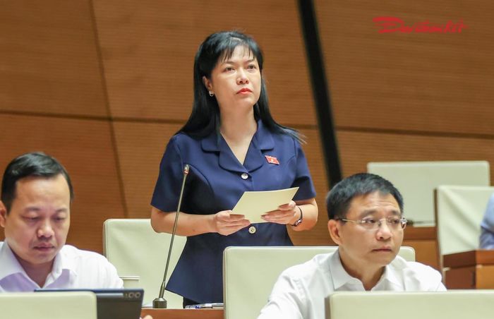 Bà Tạ Thị Yên phát biểu (Ảnh: Quang Vinh)