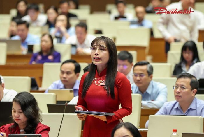 Bà Châu Quỳnh Dao phát biểu (Ảnh: Quang Vinh)