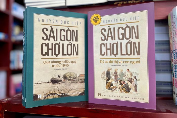 Theo đại diện đơn vị, hai tác phẩm Sài Gòn - Chợ Lớn của nhà nghiên cứu Nguyễn Đức Hiệp cũng nhận được sự quan tâm của độc giả vì mang đến góc nhìn thú vị về lịch sử, đô thị và văn hóa của khu vực Sài Gòn - Chợ Lớn xưa.