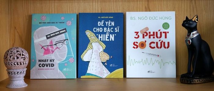 Ba cuốn sách được đông đảo công chúng đón nhận của bác sĩ Ngô Đức Hùng. Ảnh: NVCC.