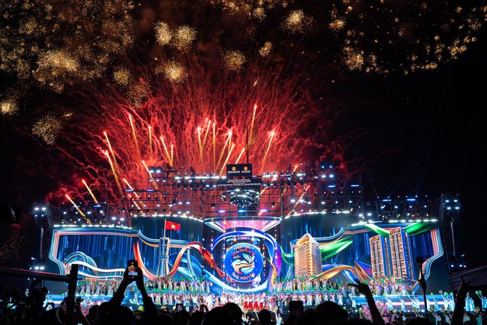  Vào 20h, tại lễ kỷ niệm 195 năm thành lập tỉnh Thái Nguyên và khai mạc Festival Trà quốc tế 2026, Bộ Văn hóa, Thể thao và Du lịch công bố, trao bằng ghi danh “Tri thức trồng và chế biến chè Thái Nguyên” vào Danh mục Di sản văn hóa phi vật thể quốc gia. 