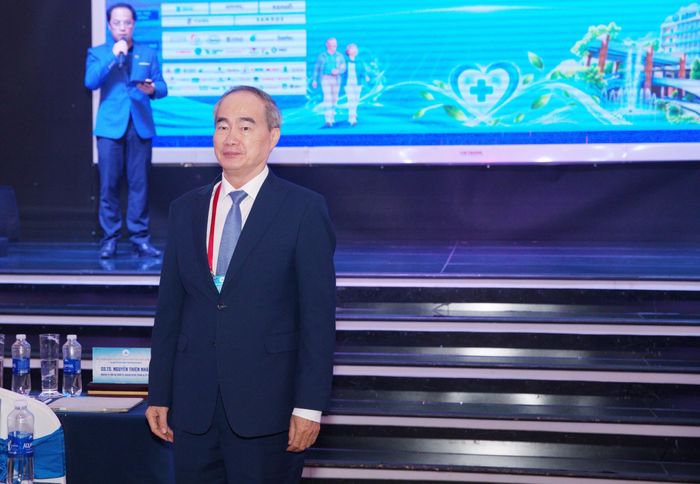  GS.TS Nguyễn Thiện Nhân chia sẻ tại hội nghị. Ảnh: BVCC. 