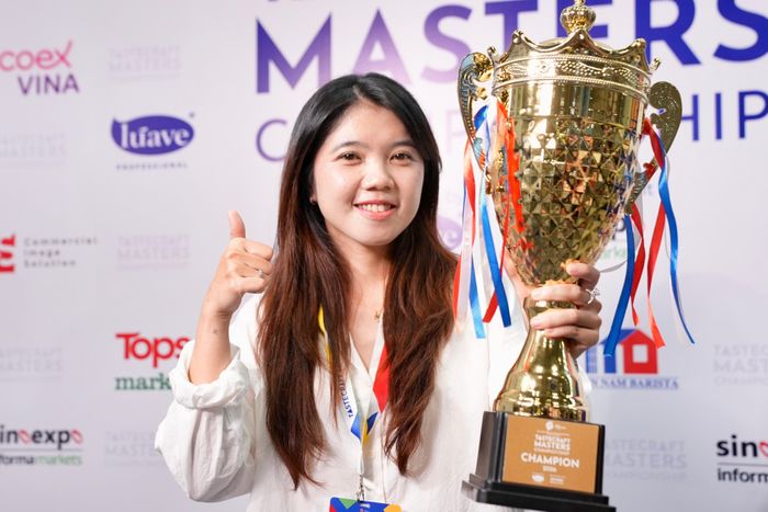  Huỳnh Phi Vũ giành ngôi quán quân cuộc thi sáng tạo thức uống không cồn TasteCraft Masters Championship mùa 2. 