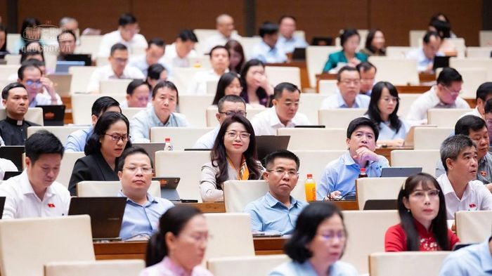 Các Đại biểu Quốc hội tham dự phiên thảo luận ở hội trường Quốc hội về Tình hình thực hiện Kế hoạch phát triển kinh tế - xã hội năm 2026 và dự kiến kế hoạch phát triển kinh tế - xã hội năm 2027 sáng 31/10. Ảnh: Quốc hội