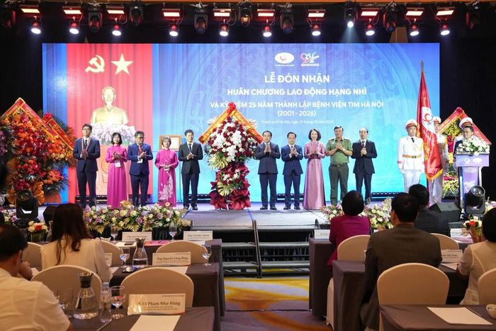 Bệnh viện Tim Hà Nội long trọng tổ chức Lễ đón nhận Huân chương Lao động hạng Nhì và kỷ niệm 25 năm thành lập (2001–2026).