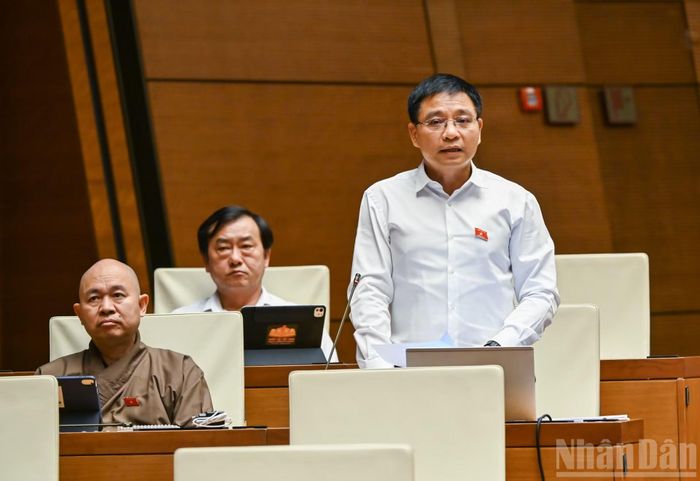 Phó Thủ tướng Nguyễn Văn Thắng phát biểu giải trình, làm rõ một số vấn đề đại biểu Quốc hội nêu. (Ảnh: DUY LINH)