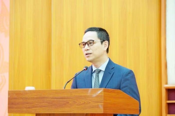Phó Giáo sư, Tiến sĩ Tạ Minh Tuấn, Phó Chủ tịch Viện Hàn lâm Khoa học xã hội Việt Nam phát biểu nhận nhiệm vụ tại Hội nghị. (Ảnh: THU TRANG)