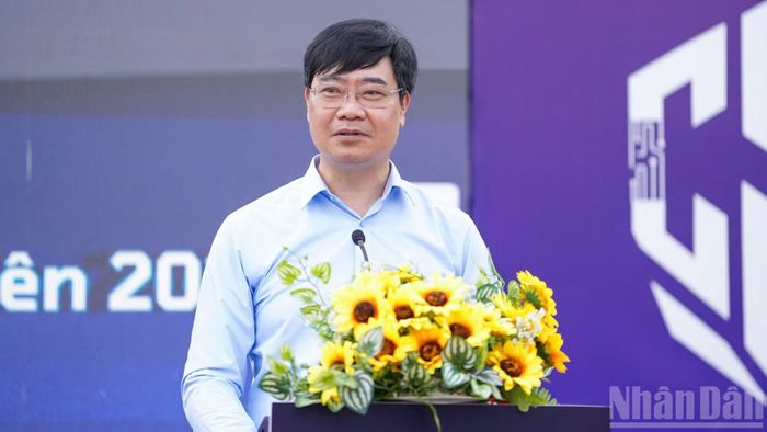 Đại tá,Tiến sĩ Nguyễn Hồng Quân, Phó Cục trưởng Cục An ninh mạng và phòng, chống tội phạm sử dụng công nghệ cao, Bộ Công an phát biểu tại buổi lễ.