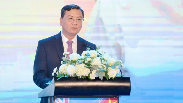 Phó Chủ tịch Ủy ban nhân dân Thành phố Hồ Chí Minh Nguyễn Công Vinh phát biểu ý kiến tại diễn đàn. (Ảnh: CTV)