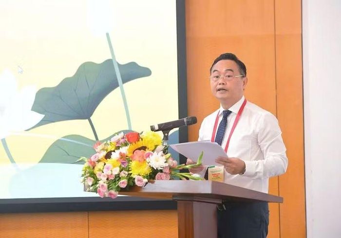 Phó Giáo sư, Tiến sĩ Lê Hải Đăng, Giám đốc Bảo tàng Dân tộc học Việt Nam, trình bày báo cáo đề dẫn hội thảo. (Ảnh: BAN TỔ CHỨC)