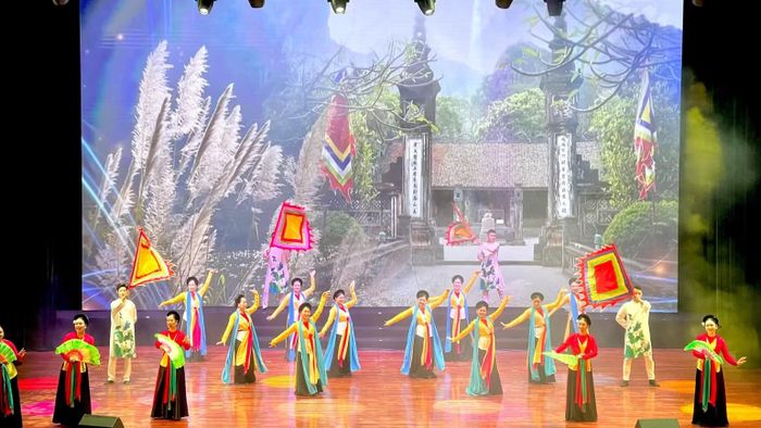 Tiết mục Ninh Bình vạn thuở lưu danh. (Ảnh: YẾN TRINH)