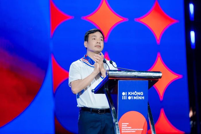 Thiếu tướng Lê Xuân Minh, Cục trưởng Cục An ninh mạng, Phó Chủ tịch điều hành Hiệp hội An ninh mạng quốc gia, Chủ tịch Liên minh Niềm tin số, phát biểu khai mạc. (Ảnh: BAN TỔ CHỨC)