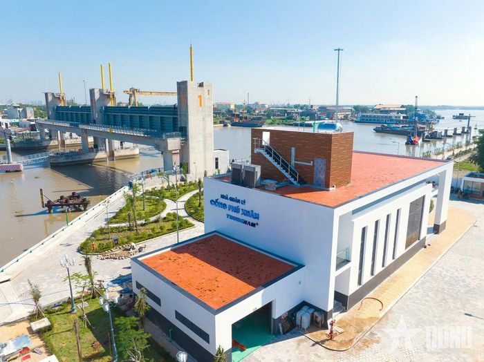 Cống kiểm soát Phú Xuân đã hoàn thành. 