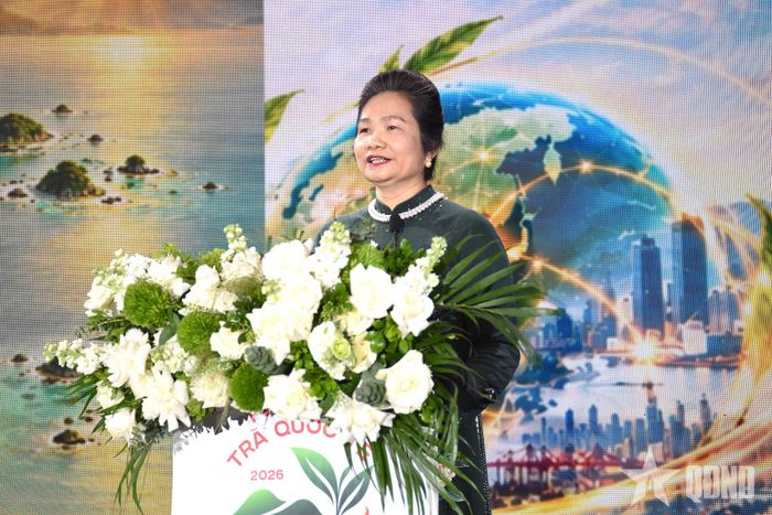  TS Nguyễn Thị Vinh, Phó chủ tịch Hội Nữ doanh nhân Việt Nam, Chủ tịch Hội Nữ doanh nhân tỉnh Thái Nguyên phát biểu. 