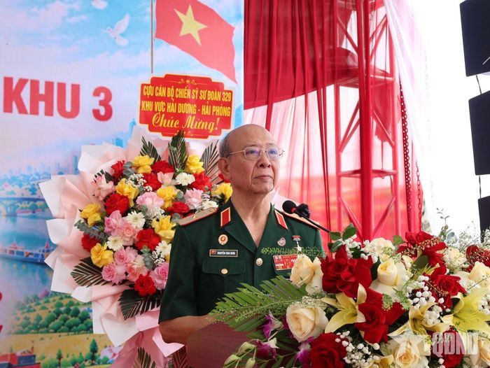 Thiếu tướng, Anh hùng LLVT nhân dân Nguyễn Văn Nuôi phát biểu.