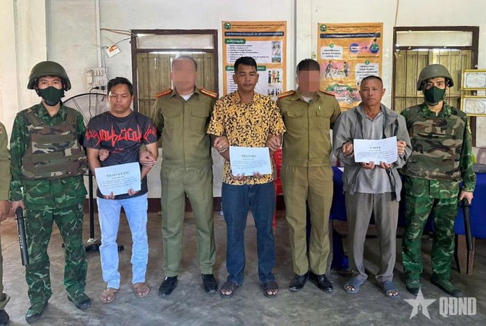 Ba đối tượng người nước ngoài trong đường dây mua bán, vận chuyển pháo nổ từ Lào vào Việt Nam bị các lực lượng phối hợp bắt giữ.
