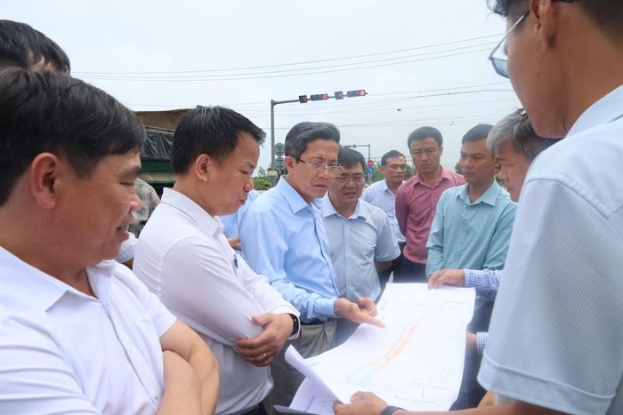 Phó Chủ tịch UBND thành phố Đà Nẵng Trần Nam Hưng kiểm tra tiến độ Dự án thành phần 1 Hoàn thiện đường ven biển 129.