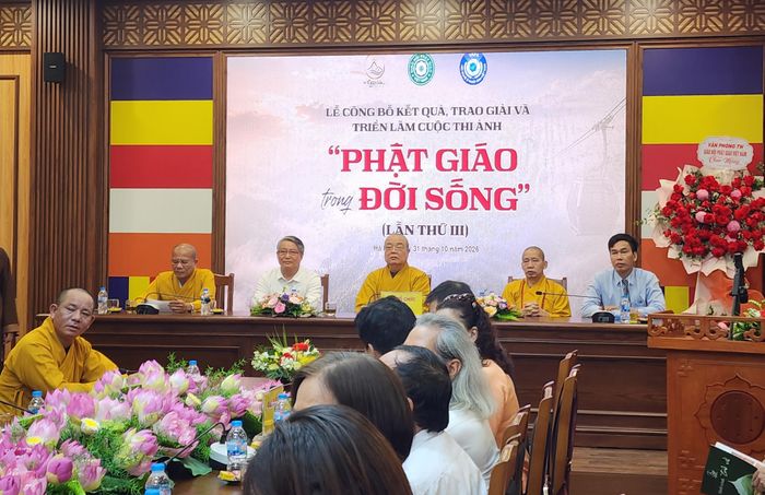  Lễ trao giải được tổ chức sáng 31-10, tại chùa Quán Sứ (Hà Nội). Ảnh: THU HÀ 