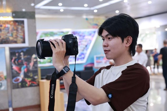  Bạn trẻ yêu mến nhiếp ảnh tham dự tọa đàm 