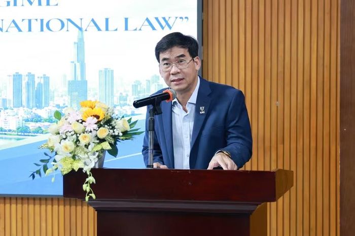TS. Lê Trường Sơn, Hiệu trưởng Trường Đại học Luật TPHCM phát biểu tại hội thảo. Ảnh: ULAW.