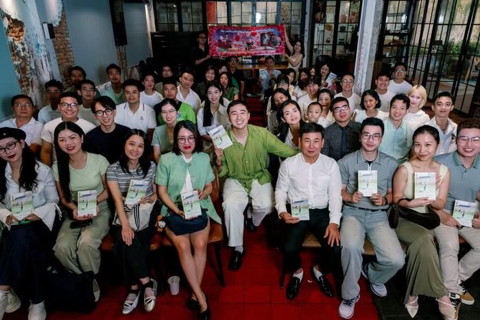 Chương trình ra mắt cuốn sách thứ 4 của Việt Anh. Ảnh: NVCC.