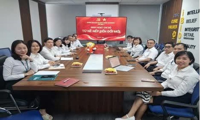Buổi sinh hoạt Chi bộ 1 – Đảng bộ cơ sở Ban Quản lý và Phát triển Core Banking.