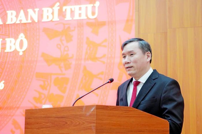 GS.TS. Lê Văn Lợi phát biểu chúc mừng