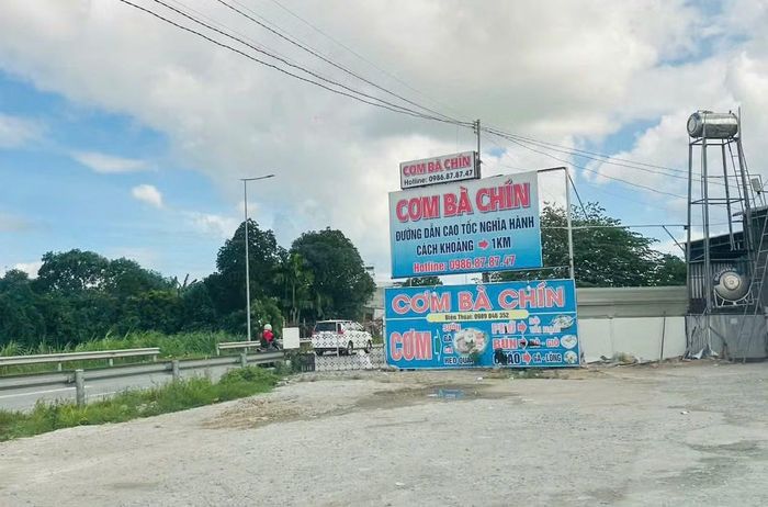 Quán cơm Bà Chín thuộc xã Nghĩa Giang (tỉnh Quảng Ngãi).