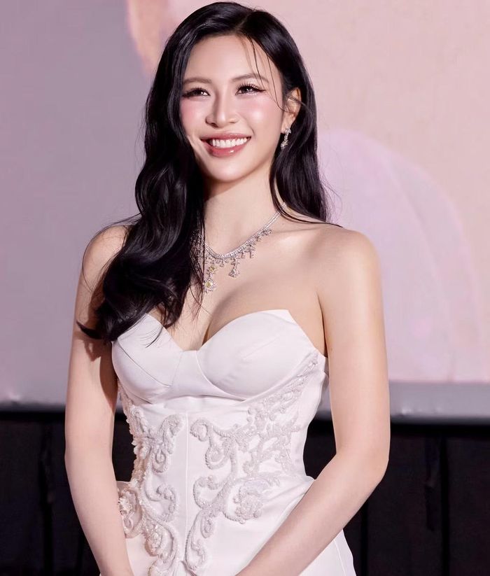 Đạo diễn Nguyễn Hữu Hoàng dành thời gian để Thanh Hảo và bạn diễn Quốc Anh cùng xây dựng cảm xúc, kết nối tâm lý nhân vật trước khi ghi hình. Nữ diễn viên cho biết cô bất ngờ khi hoàn thành mỗi phân đoạn chỉ sau một đến hai lần ghi hình. Sự hỗ trợ từ đạo diễn giúp cô vượt qua những bỡ ngỡ ban đầu, tập trung hơn vào vai diễn.