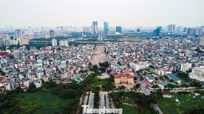 Người dân khu vực mong muốn các đơn vị liên quan sớm triển khai thi công, hoàn thiện tuyến đường để cải thiện kết nối và điều kiện đi lại trong khu vực.