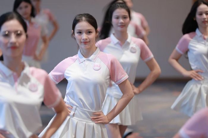 Nguyễn Thái Anh Thư gặp khó khăn khi chấn thương dây chằng ở chân từ vòng chung khảo chưa hoàn toàn bình phục. Cô cho biết chưa dám tập hết sức, phải chú ý đến tình trạng của chân trong từng động tác. Dù vậy, Anh Thư vẫn cố gắng theo kịp tiến độ tập luyện cùng thí sinh, chuẩn bị cho đêm chung kết.