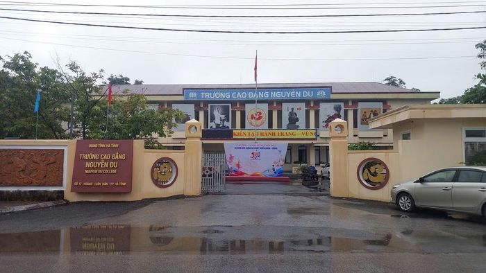 Trường Cao đẳng Nguyễn Du nơi xảy ra sự việc.