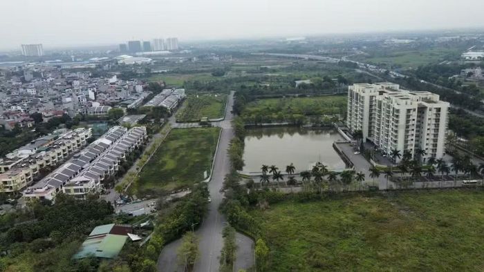 Theo chuyên gia, cần kiểm soát cả những khoản thu mang tên "giữ chỗ", "đăng ký nguyện vọng" hoặc "phí ưu tiên" nhưng thực chất là tiền đặt cọc.