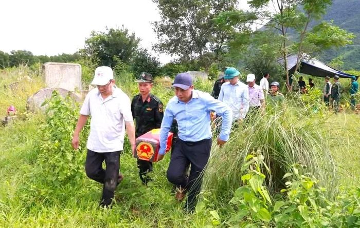 Hài cốt nữ liệt sĩ được quy tập nhờ sự hỗ trợ thông tin của người dân. (Ảnh: Đội K51)