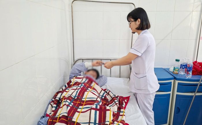 Em L.Đ.N đang được điều trị nội khoa và thực hiện thêm các xét nghiệm cần thiết.
