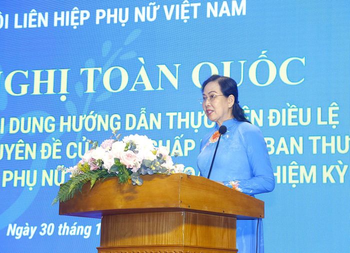 Ủy viên BCH TW Đảng, Phó Chủ tịch Ủy ban TW MTTQ Việt Nam, Chủ tịch Hội LHPN Việt Nam Lê Thị Thủy phát biểu bế mạc.