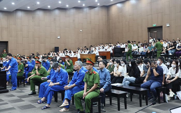 Toàn cảnh phiên toà.