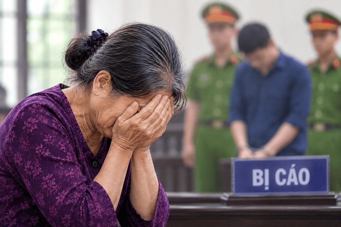 Nỗi đau của người mẹ tại phiên tòa (Ảnh minh họa tạo bằng AI)