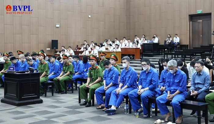 Các bị cáo tại phiên xét xử.