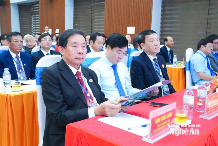 Lãnh đạo Trung ương Hội Hữu nghị Việt Nam - Liên bang Nga và các đại biểu tham dự đại hội. Ảnh: Mai Hoa