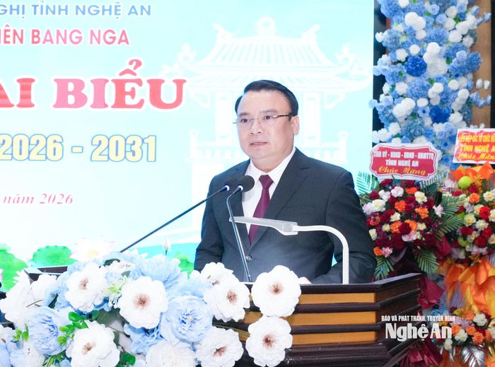 Phó Chủ tịch UBND tỉnh Phùng Thành Vinh phát biểu tại Đại hội. Ảnh: Mai Hoa