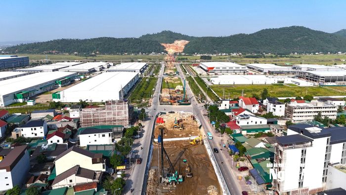 Công trường đầu tuyến Dự án đường bộ cao tốc Vinh - Thanh Thủy. Ảnh tư liệu: Nguyễn Toàn