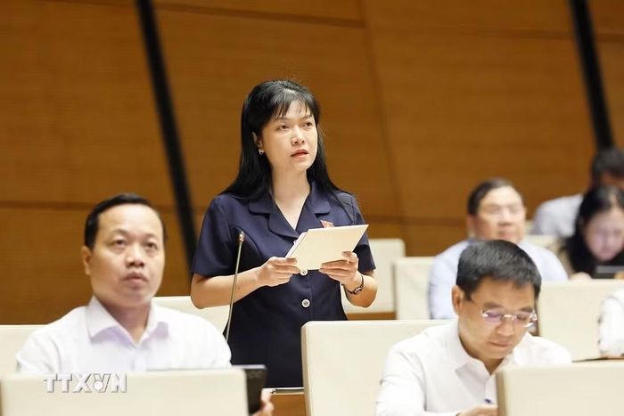 Đại biểu Quốc hội tỉnh Điện Biên Tạ Thị Yên phát biểu. (Ảnh: Doãn Tấn/TTXVN)