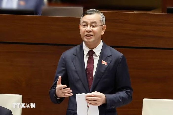 Bộ trưởng Bộ Tài chính Ngô Văn Tuấn phát biểu giải trình, làm rõ một số vấn đề đại biểu Quốc hội nêu. (Ảnh: Doãn Tấn/TTXVN)