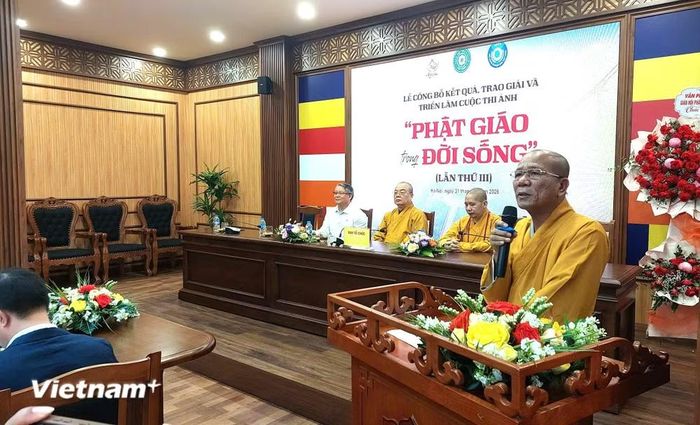 Thượng tọa Thích Đạo Hiển tổng kết Cuộc thi. (Ảnh: Minh Thu/Vietnam+)