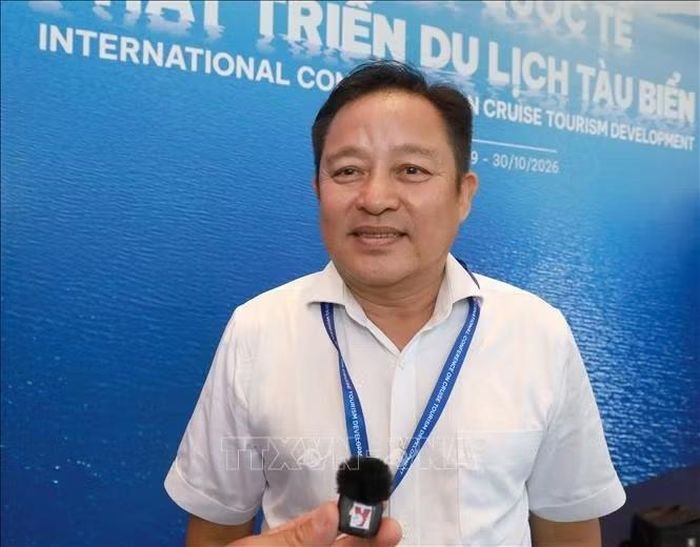 Ông Phạm Minh Nhựt, Chủ tịch Hiệp hội Du lịch tỉnh Khánh Hòa trả lời phỏng vấn phóng viên TTXVN.